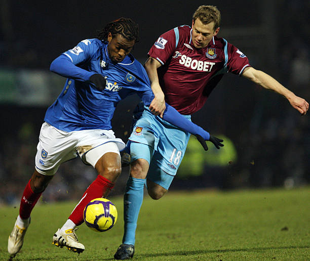 詹姆斯通过 詹姆斯通过